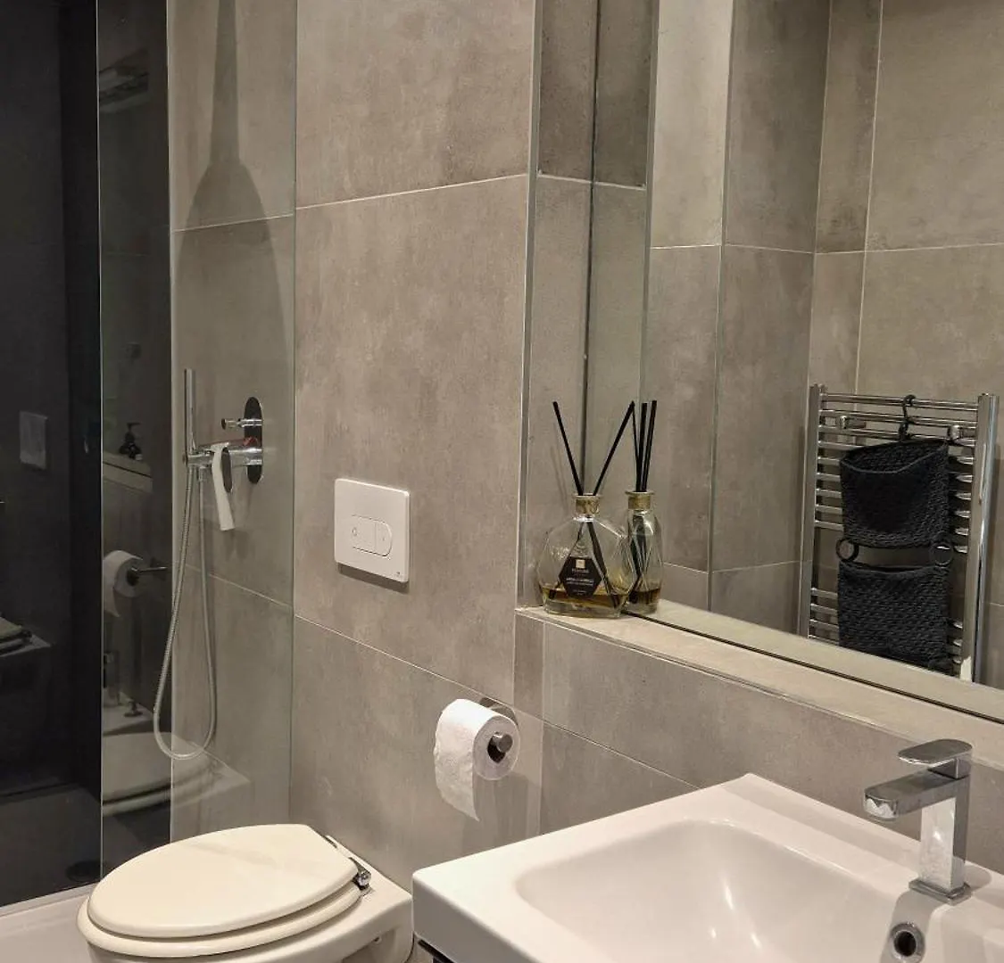 Whispering Naviglio Nest Apartment Milan Italy